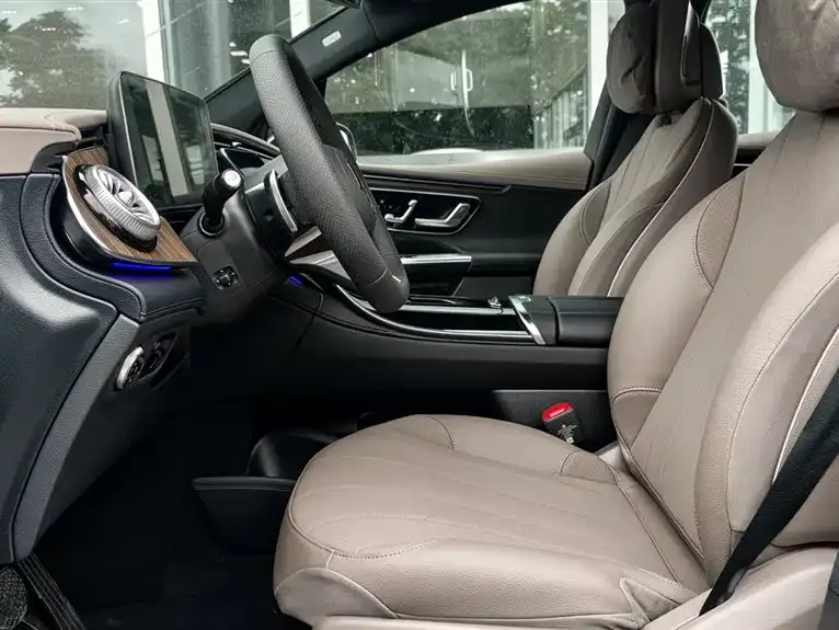 Mercedes-Benz EQE SUV — фото 3