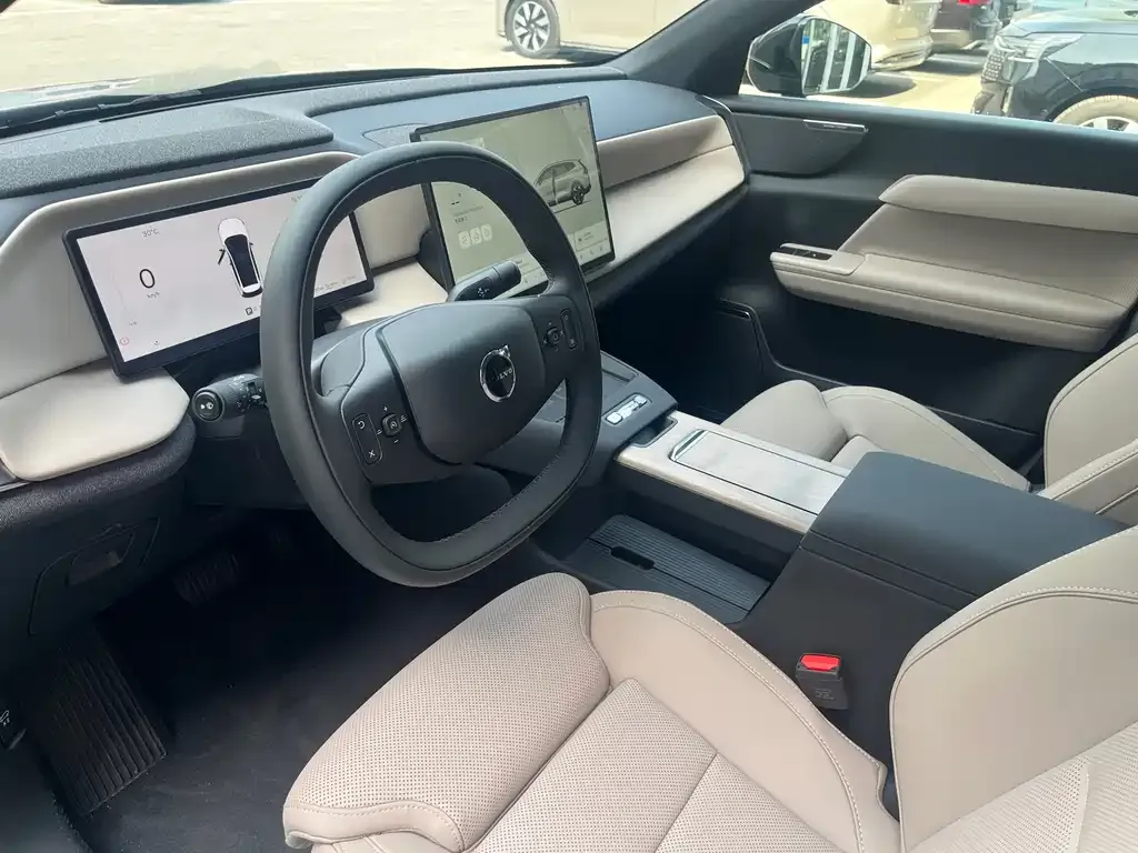Volvo XC70 Plug-in Hybrid — фото 3
