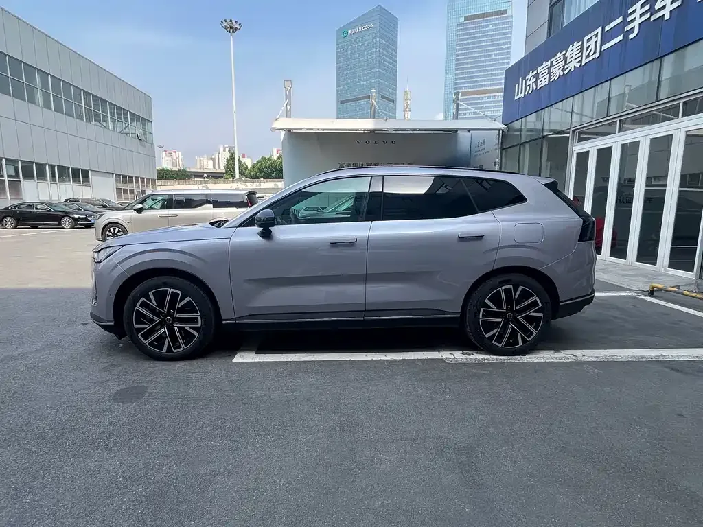 Volvo XC70 Plug-in Hybrid — фото 8