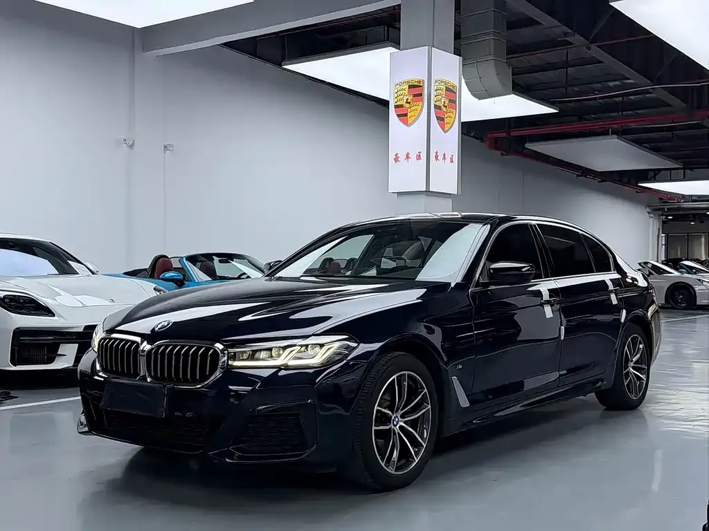 BMW 5 Series — фото 1
