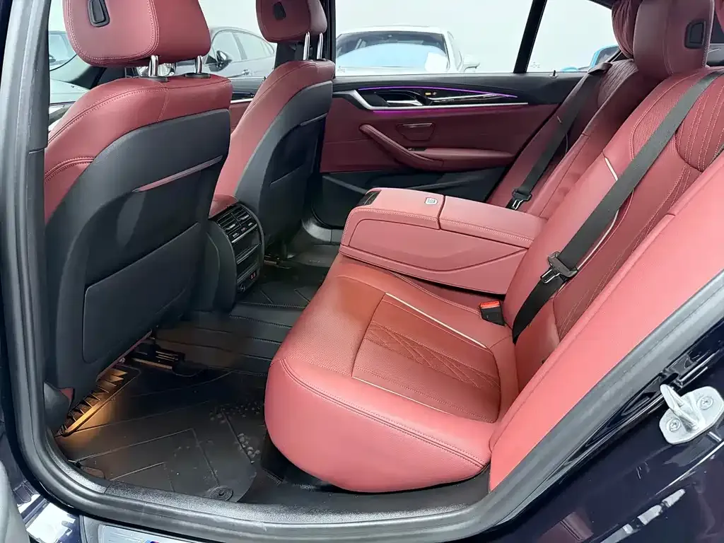 BMW 5 Series — фото 4