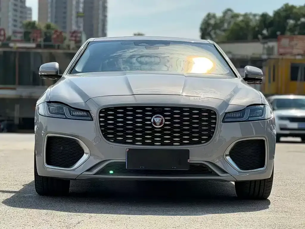 Jaguar XFL — фото 7