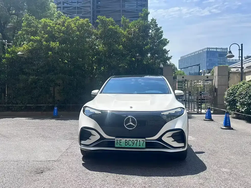 Mercedes-Benz EQS SUV — фото 8