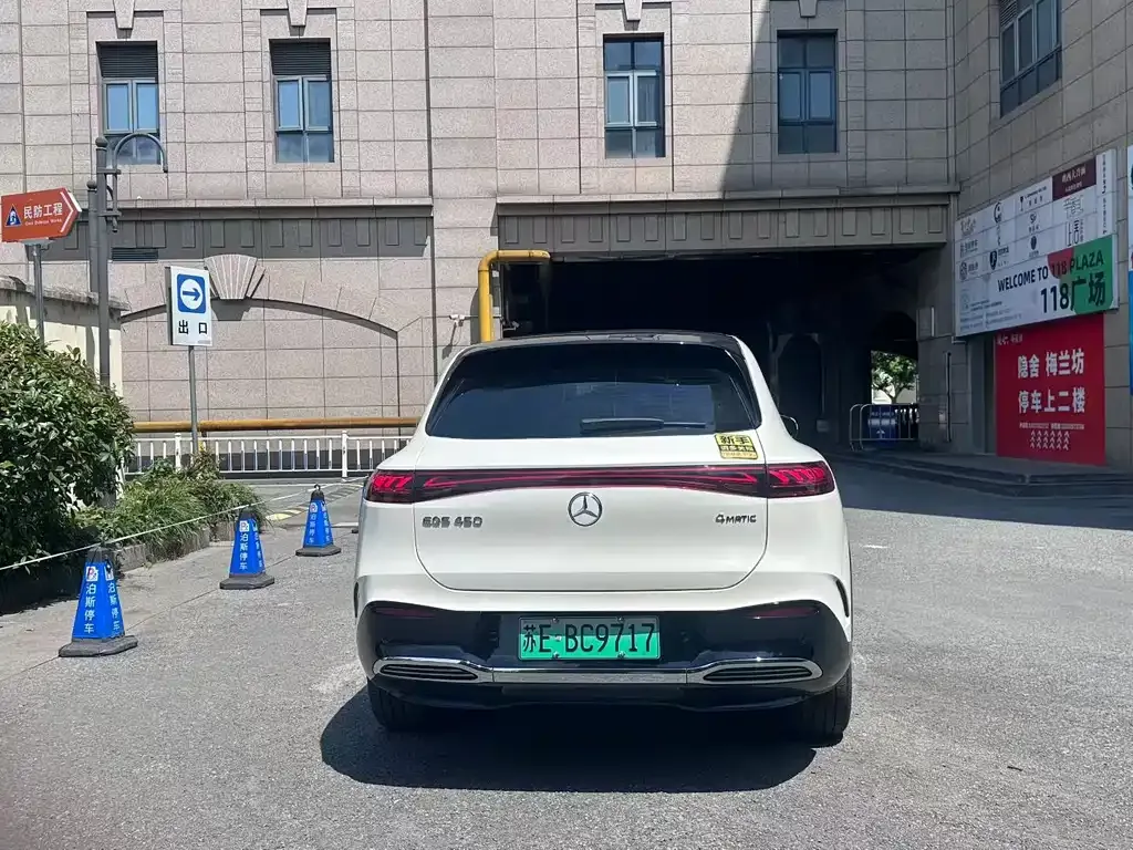 Mercedes-Benz EQS SUV — фото 2
