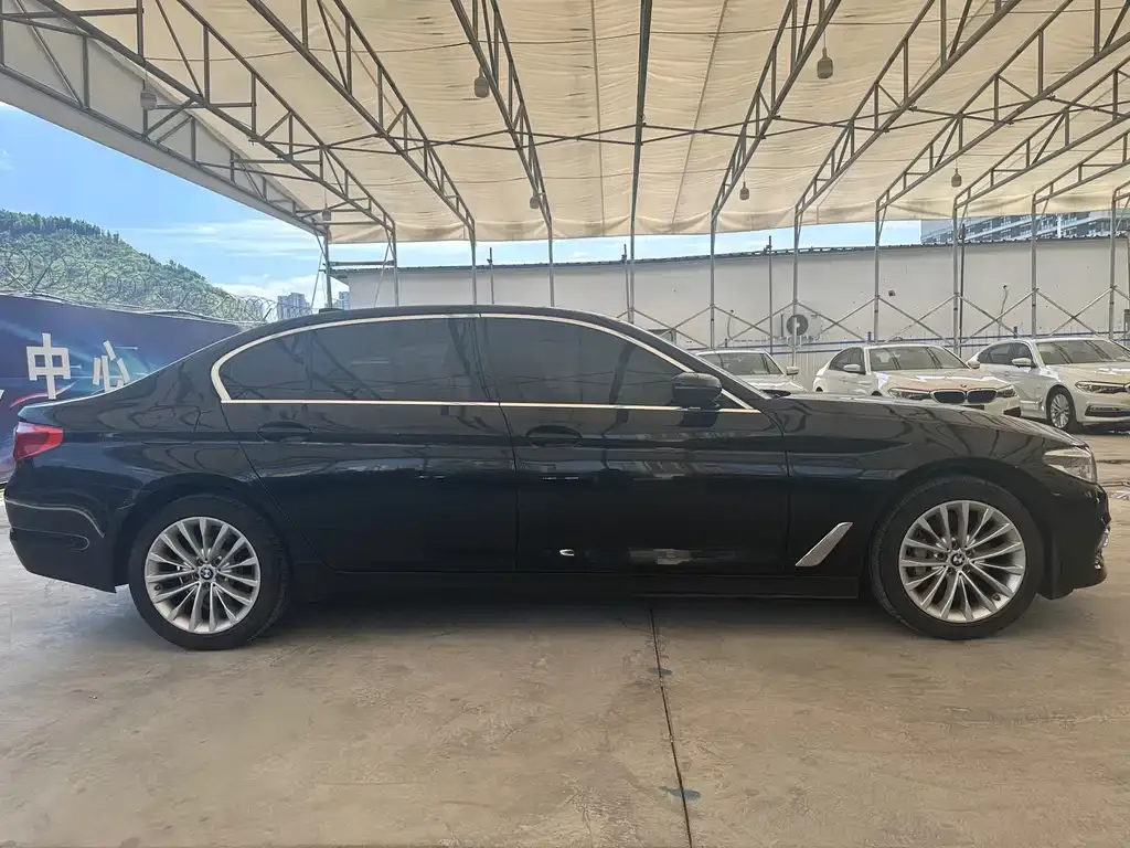 BMW 5 Series — фото 2