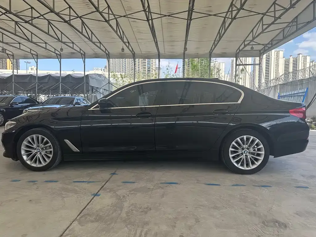 BMW 5 Series — фото 10