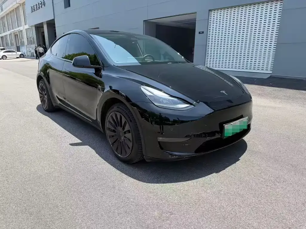 Tesla Model Y — фото 9