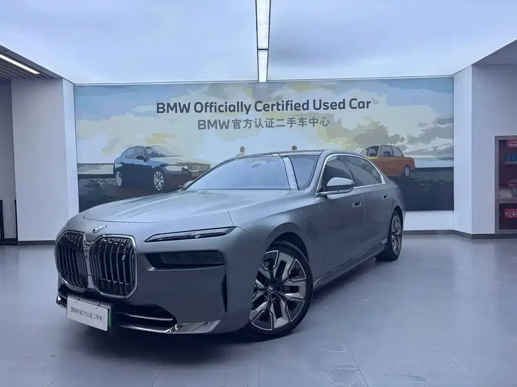 BMW i7 — фото 8