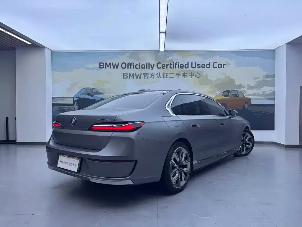 BMW i7 — фото 6