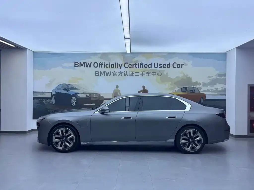 BMW i7 — фото 7