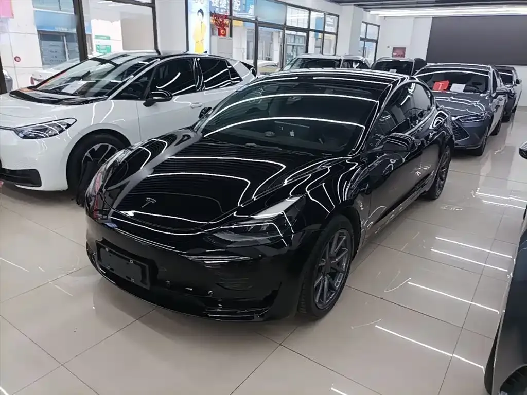 Tesla Model 3 — фото 6