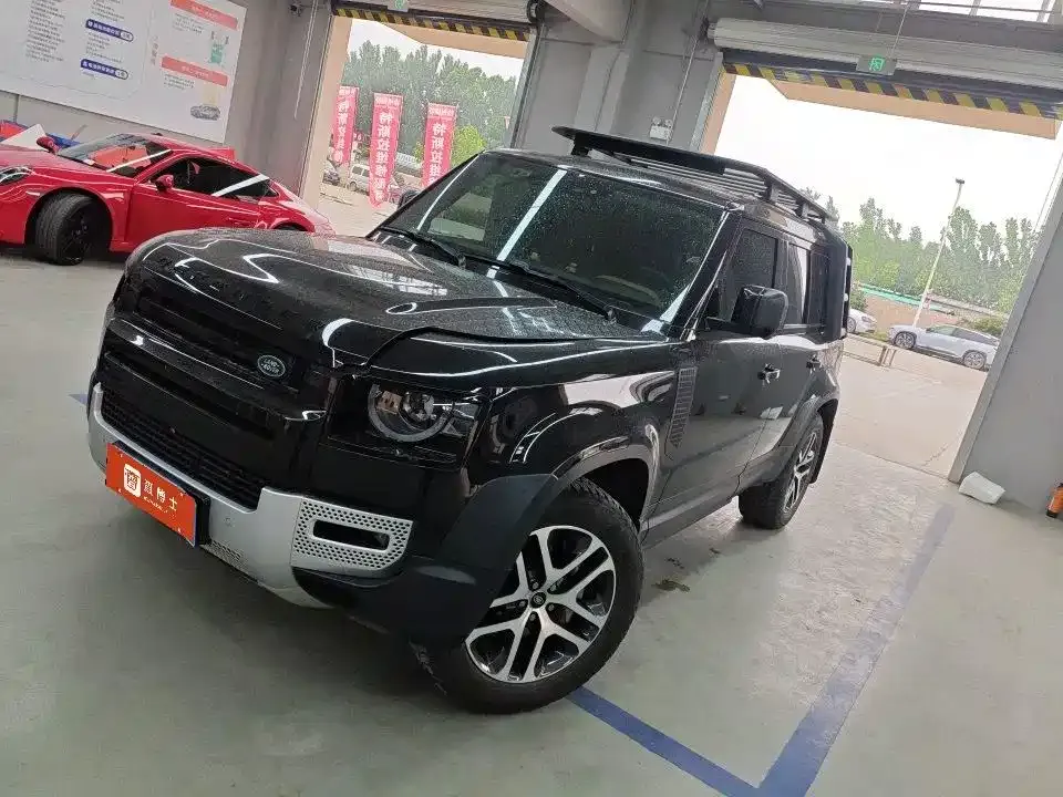 Land Rover Defender — фото 1