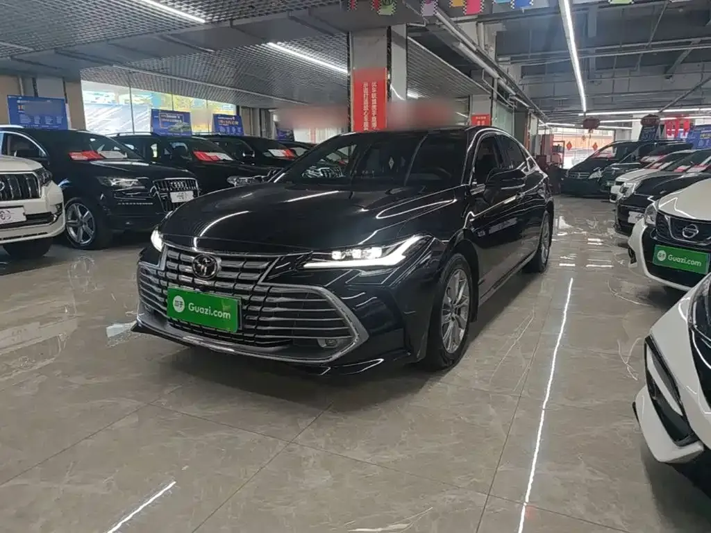 Toyota Avalon — фото 1