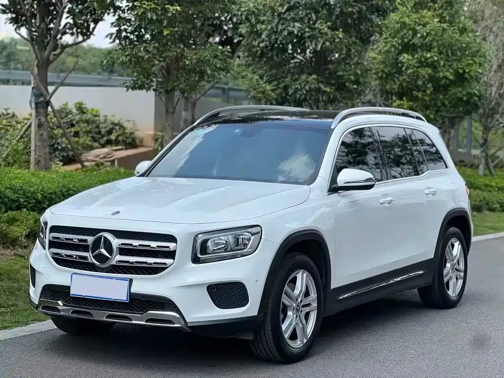 Mercedes-Benz GLB — фото 1