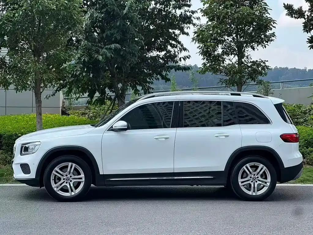 Mercedes-Benz GLB — фото 5