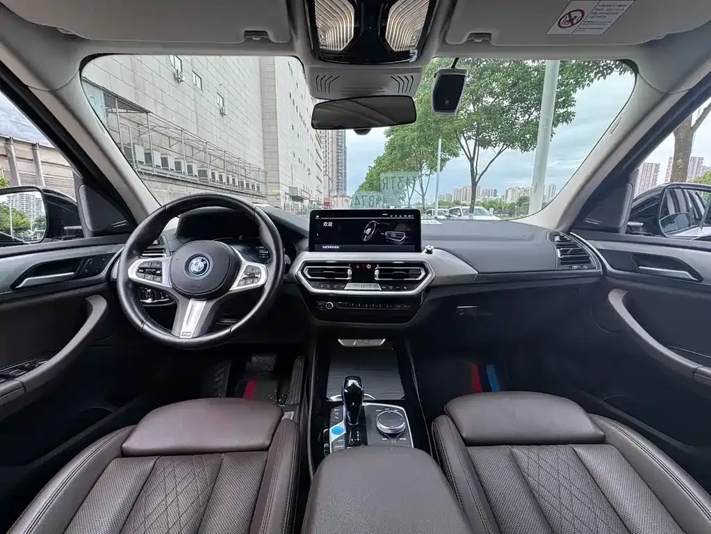 BMW iX3 — фото 4