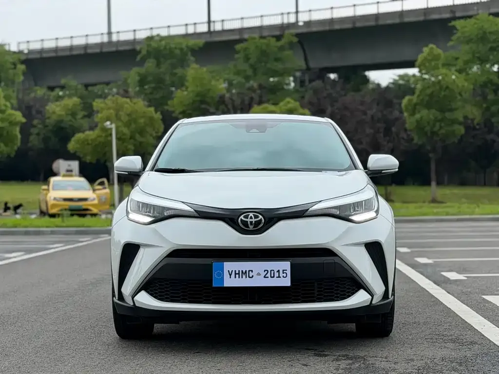 Toyota C-HR — фото 7