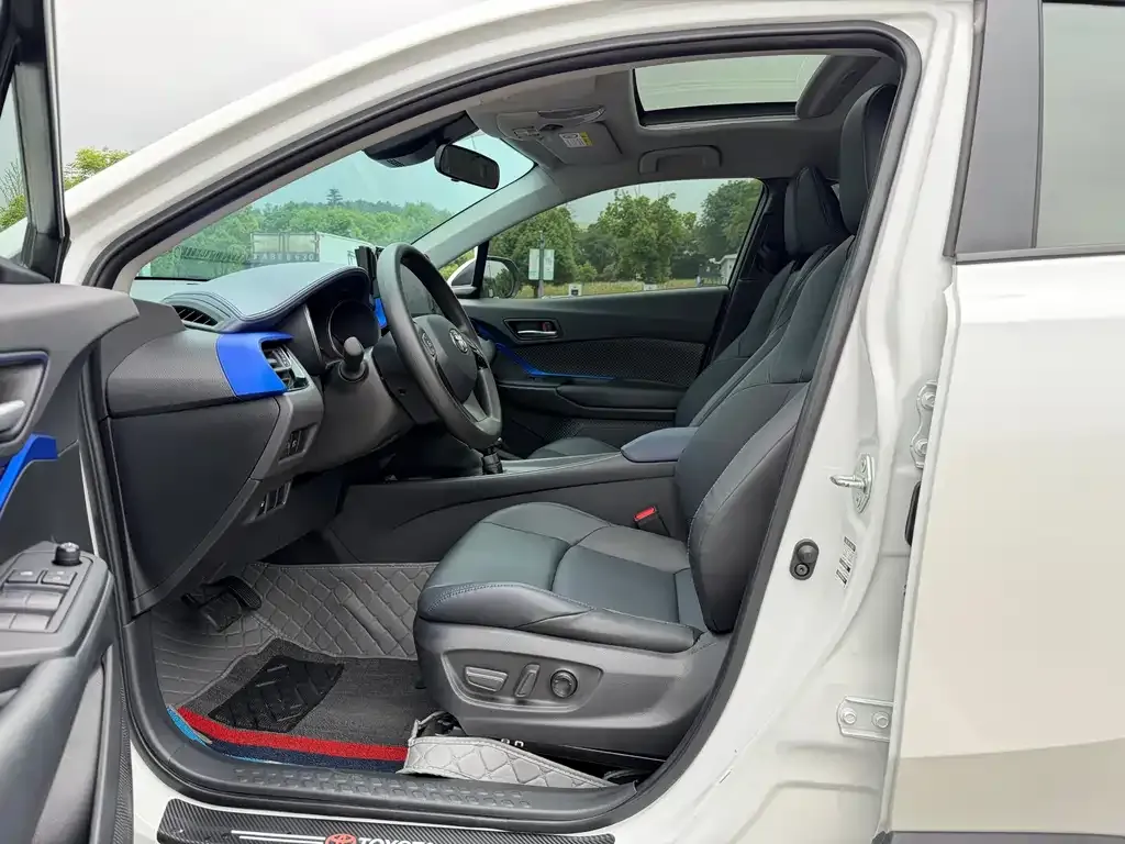 Toyota C-HR — фото 2