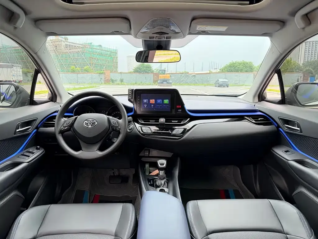 Toyota C-HR — фото 4
