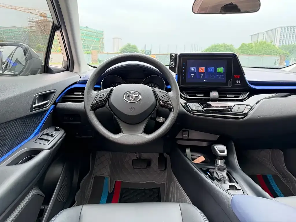 Toyota C-HR — фото 9