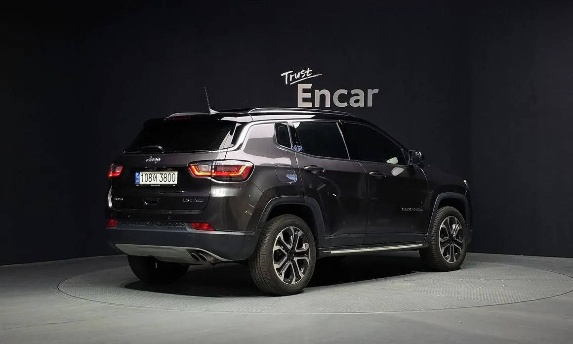 Jeep Compass — фото 6