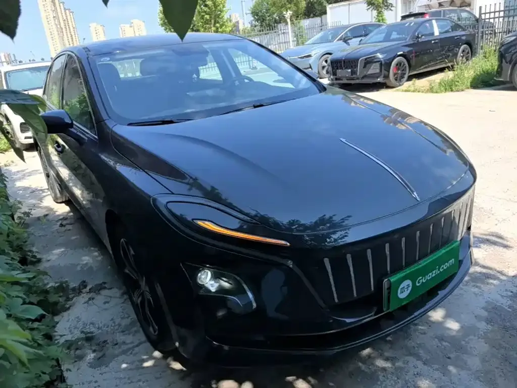 Hongqi E-QM5 — фото 3