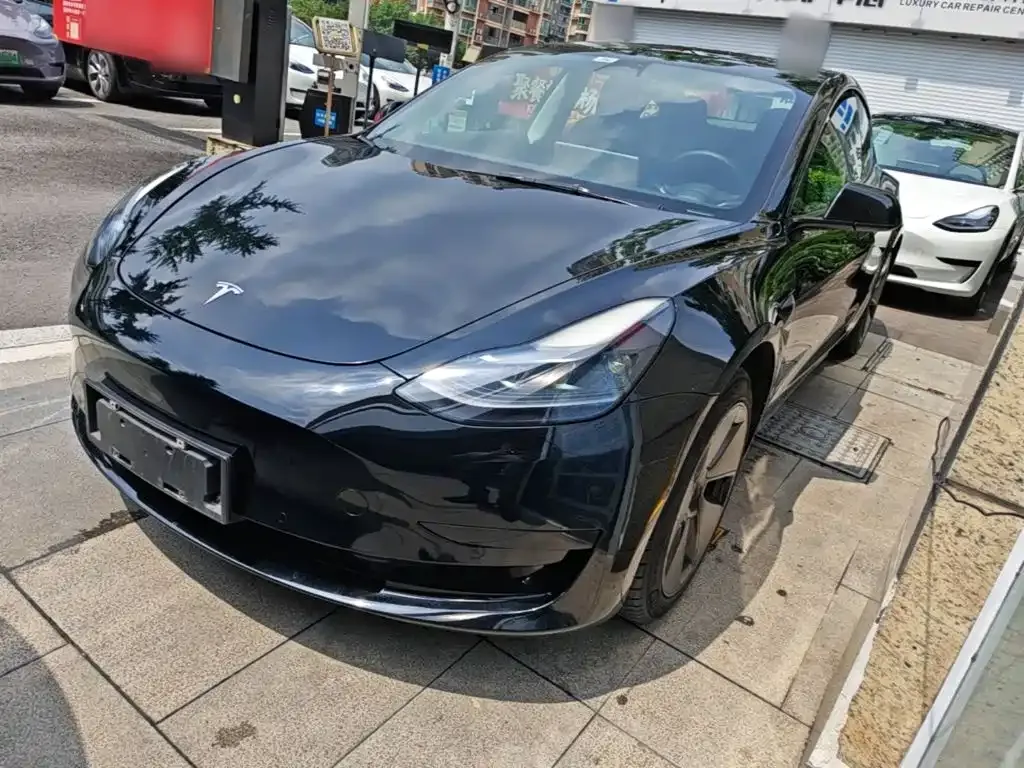 Tesla Model 3 — фото 1