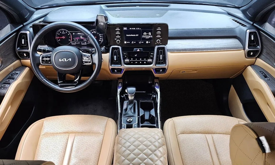 Kia Sorento — фото 9