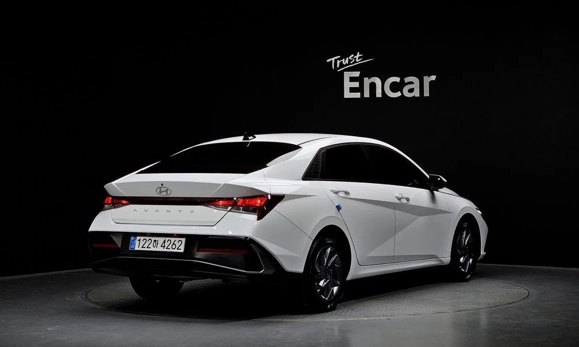 Hyundai AVANTE — фото 3