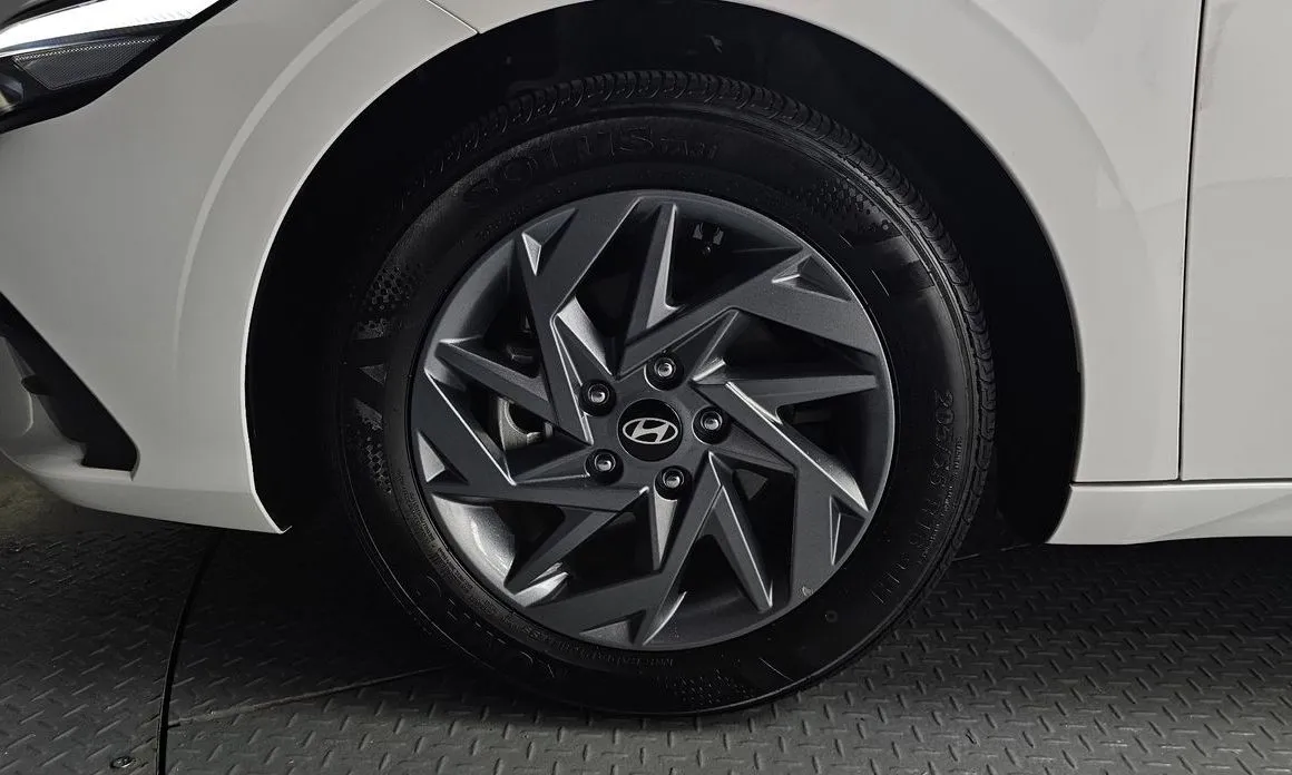 Hyundai AVANTE — фото 9
