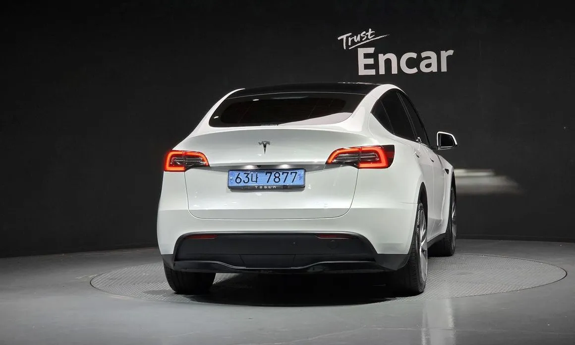 Tesla Model Y — фото 4