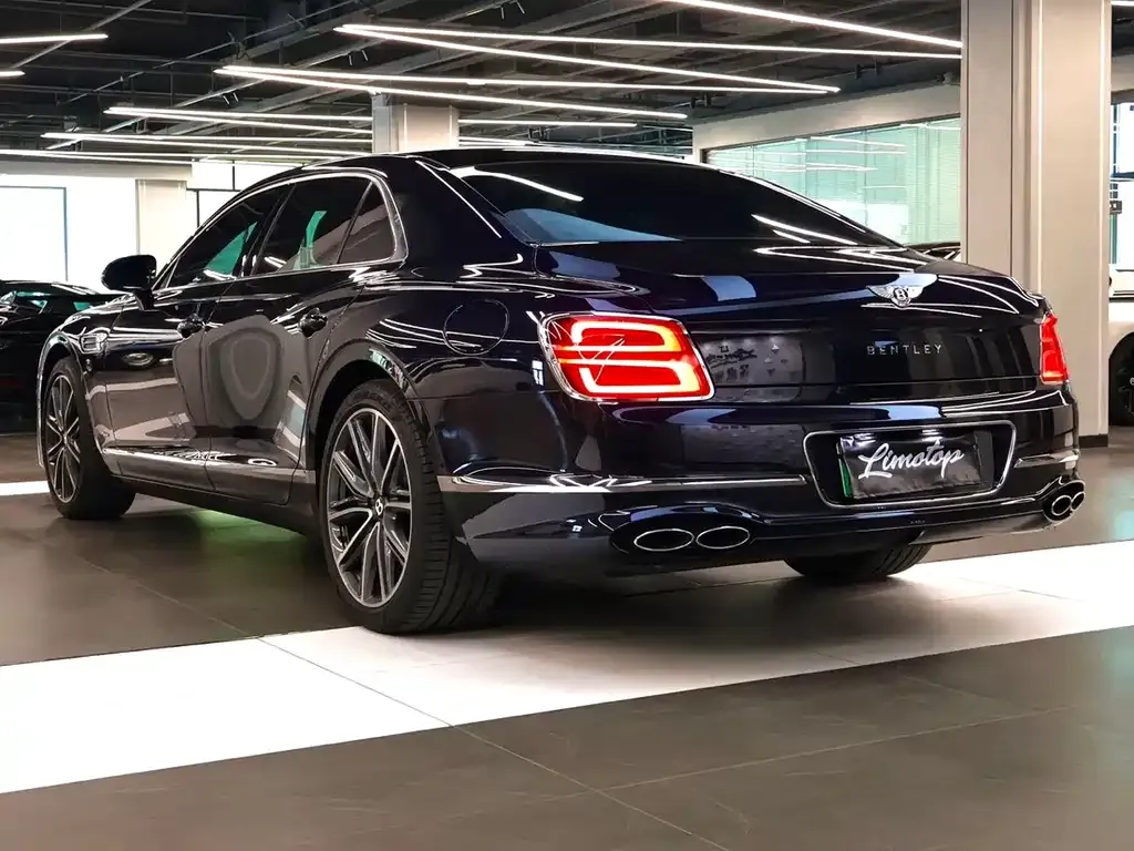 Bentley Flying Spur PHEV — фото 10