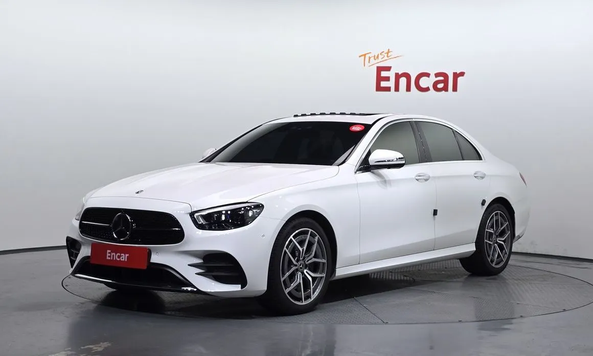 Mercedes-Benz E-Class — фото 1