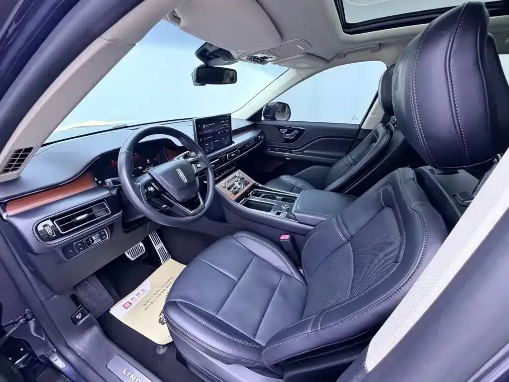 Lincoln Aviator — фото 10