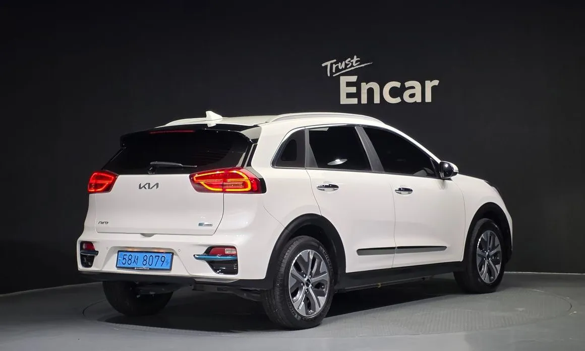 Kia Niro — фото 8
