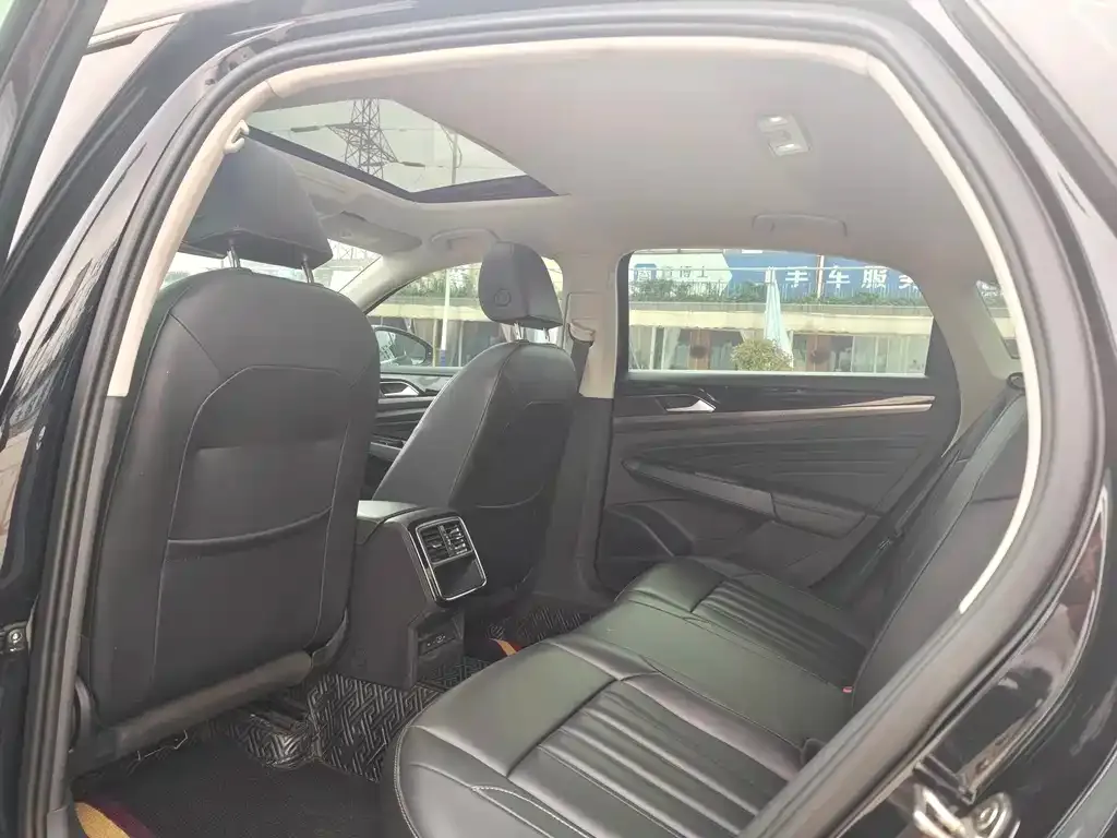 Volkswagen Passat — фото 6