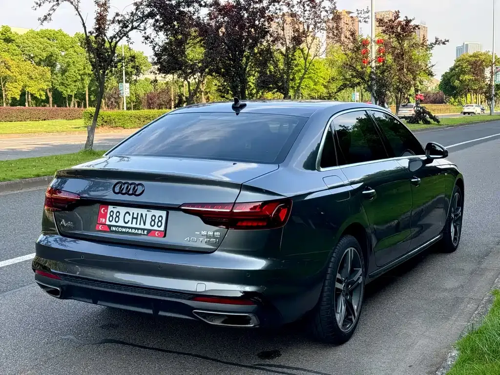 Audi A4L — фото 5