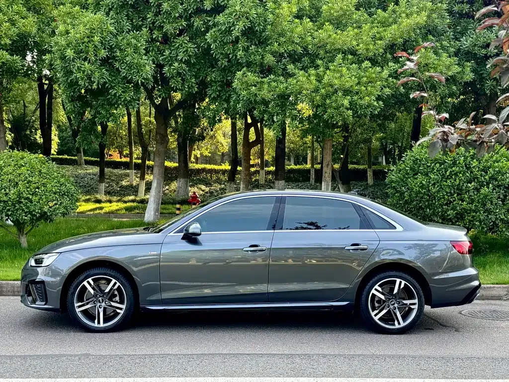 Audi A4L — фото 10