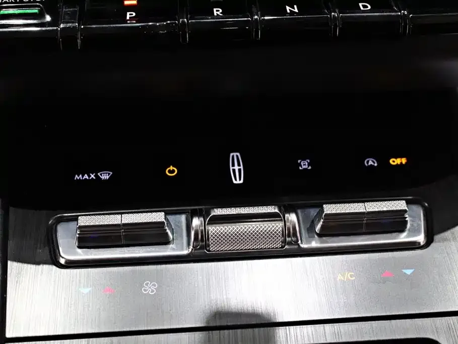 Lincoln Corsair — фото 2