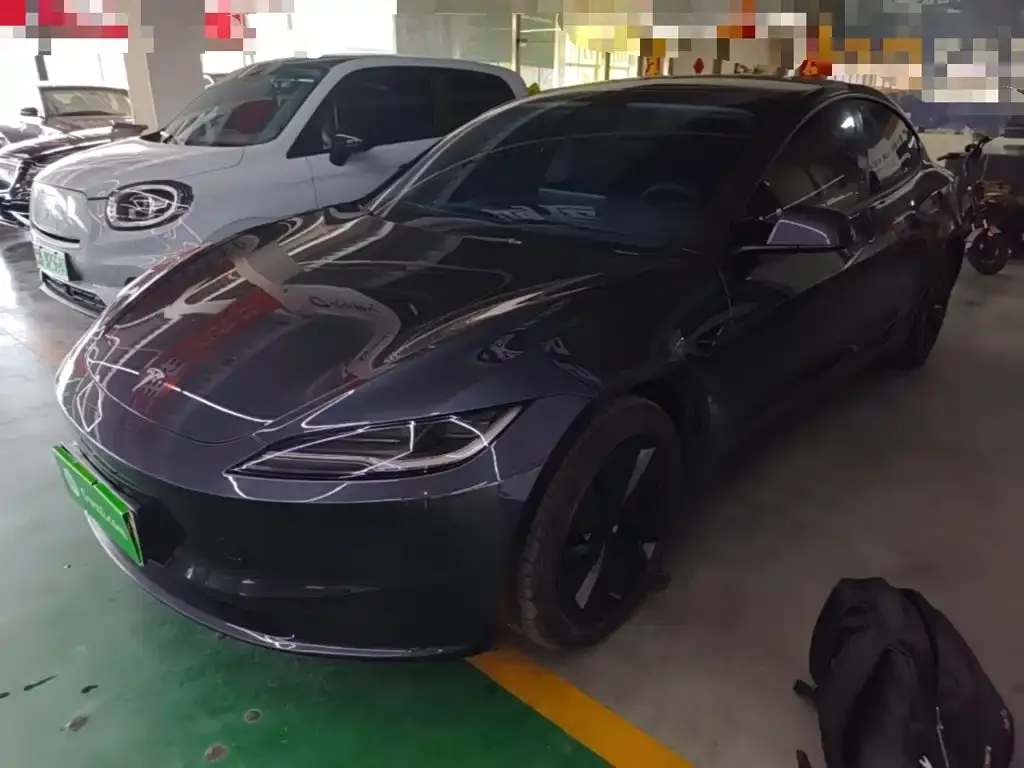 Tesla Model 3 — фото 1