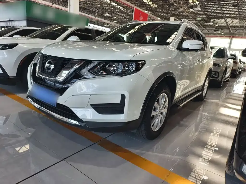 Nissan X-Trail — фото 1