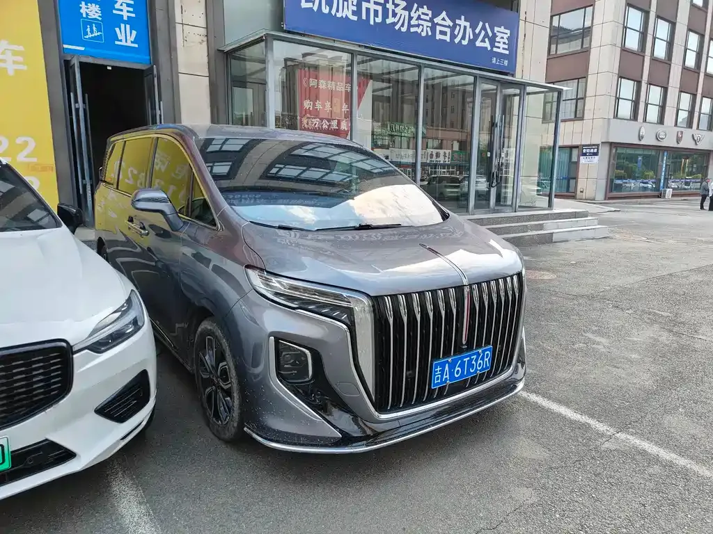Hongqi HQ9 — фото 10