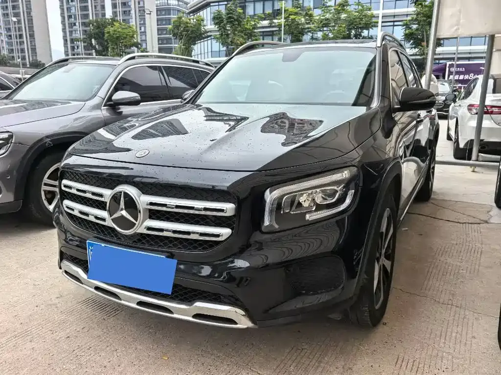Mercedes-Benz GLB — фото 1