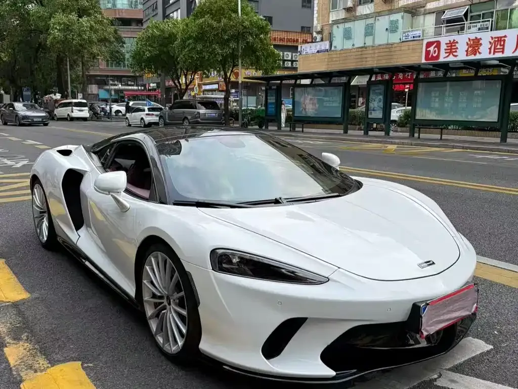 McLaren GT — фото 1