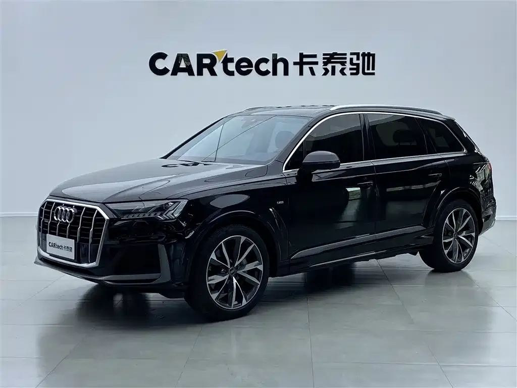 Audi Q7 — фото 1