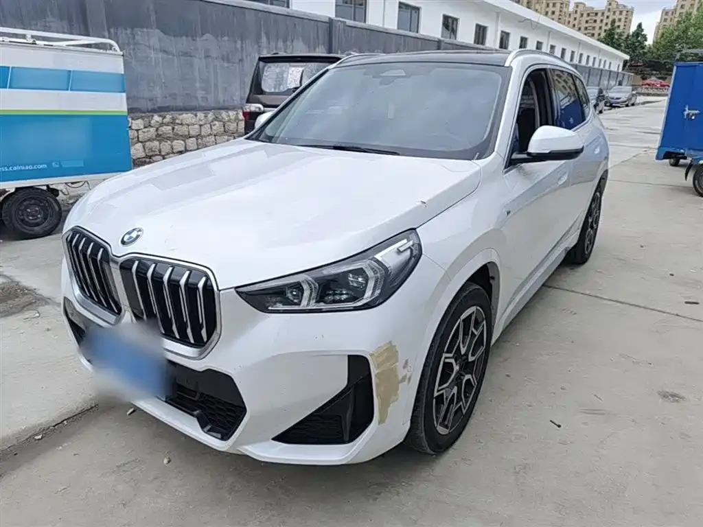 BMW X1 — фото 1