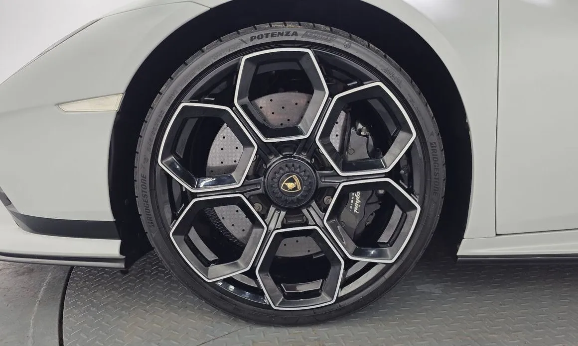 Lamborghini Huracan — фото 9