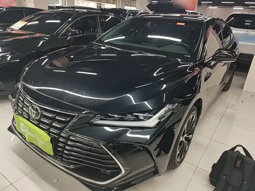 Toyota Avalon — фото 1