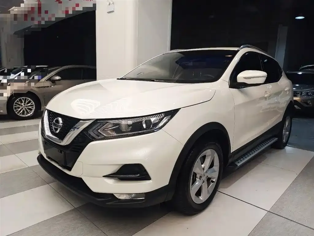 Nissan Qashqai — фото 1