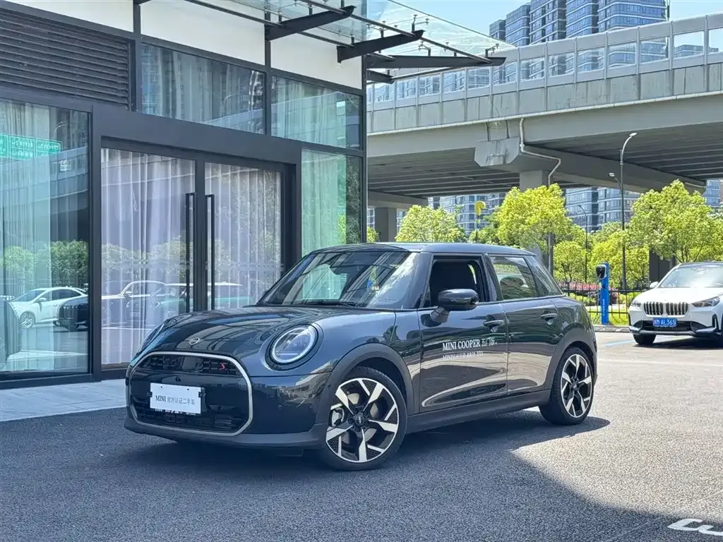 MINI Cooper (3-door) — фото 1